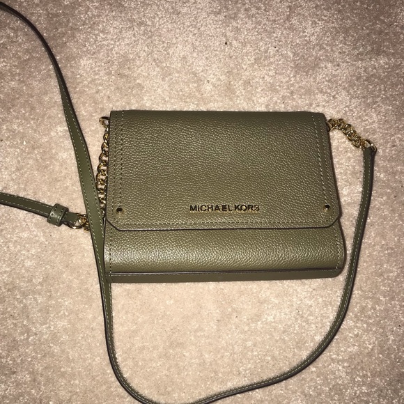 Micheal Kors purse - Picture 1 of 2